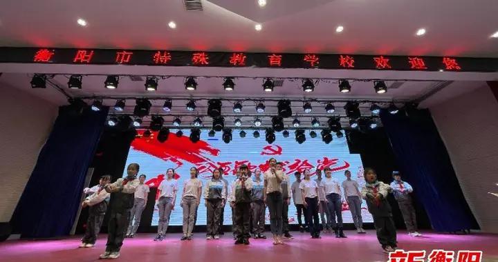 我的一个朋友他父母吵架了他妈沫可能要走怎么安慰？游戏画面